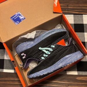 Charly kids girls cross stitch jr 5  Black and Purple Sneakers new